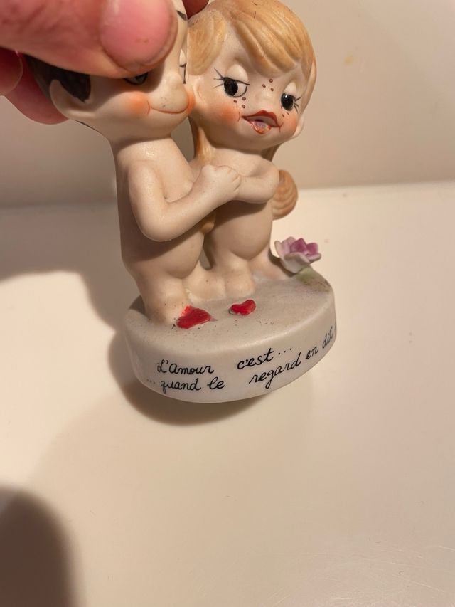 Statuina Statua Love is porcellana vintage