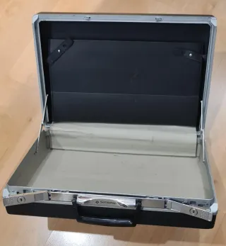 Maletín Samsonite Negro y Plateado