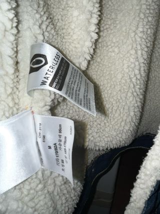 Chaqueta Levi's Borrego Talla M Hombre cerodetalle