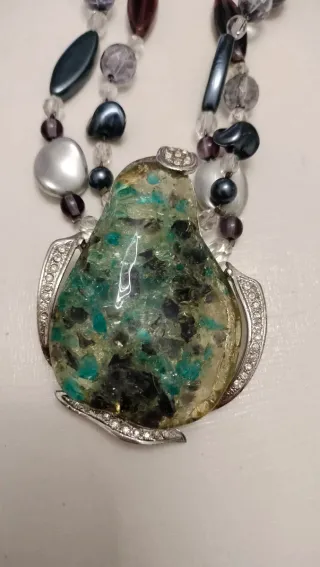 Collana con pietre verdi e argento