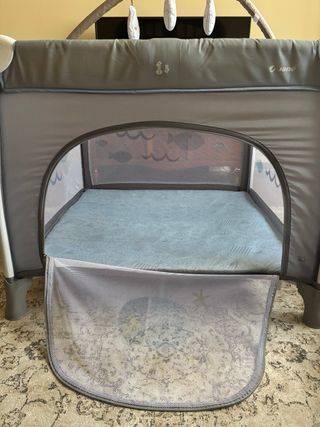 Parque infantil Jané y colchoneta Asalvo