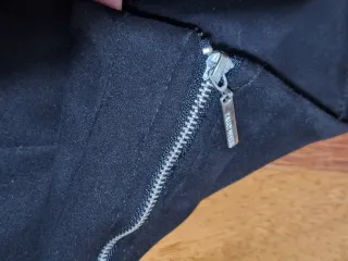 Falda negra vuelo corta T L