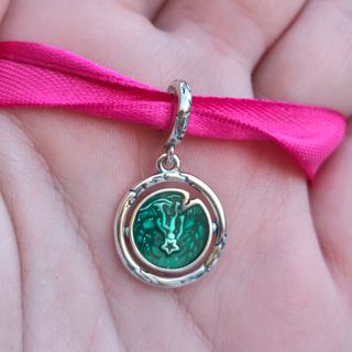 CHARM DEL REVES STRNGER THINGS NIÑOS COLGANTE