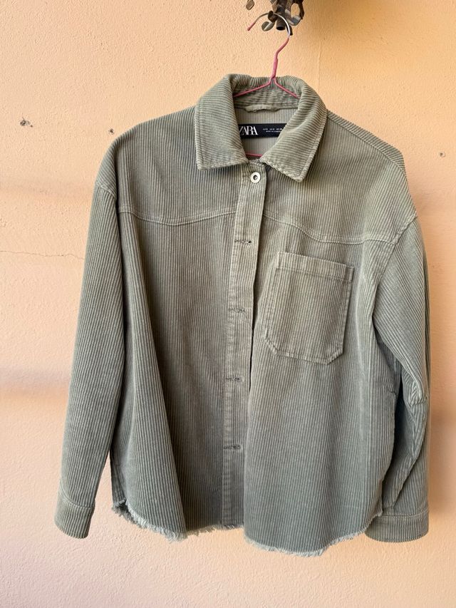 Sobrecamisa Zara verde caqui