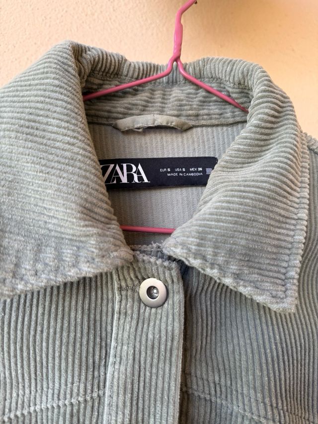 Sobrecamisa Zara verde caqui