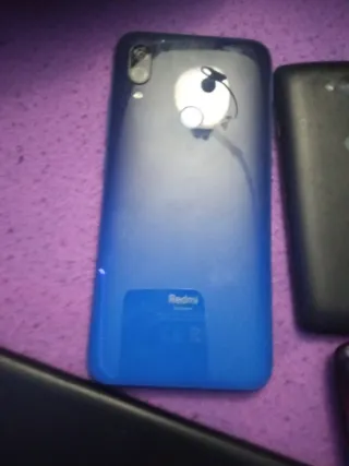 Lote 4 cellulari (LG, Sony, 2 neri) + 1 rosso