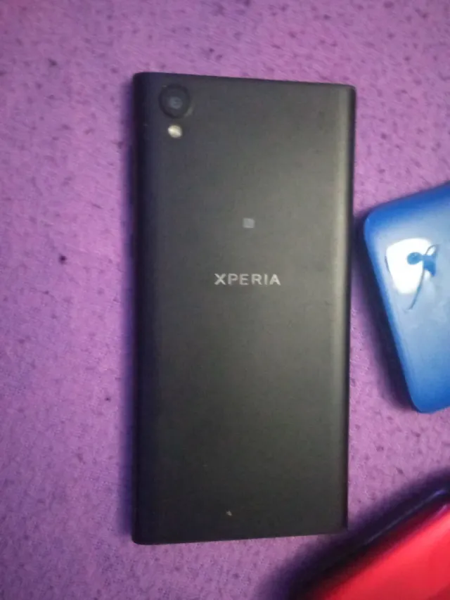 Lote 4 móviles (LG, Sony, 2 negros) + 1 rojo