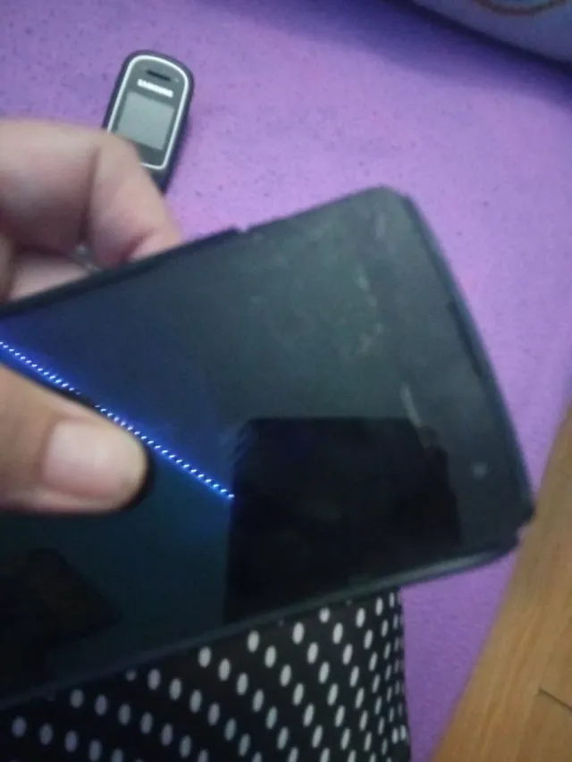 Lote 4 móviles (LG, Sony, 2 negros) + 1 rojo