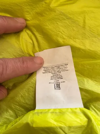 Cortavientos Gaudi L Diseño Verde oliva y manzana