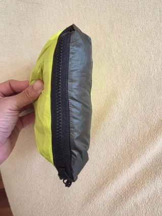 Cortavientos Gaudi L Diseño Verde oliva y manzana