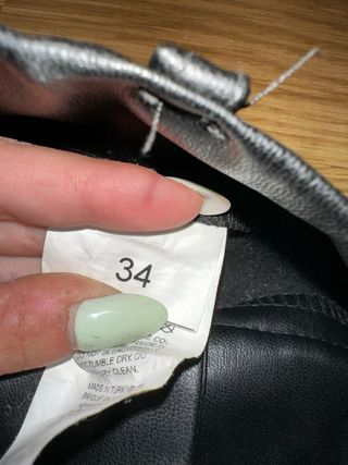 Pantalones SHEIN cuero anchos