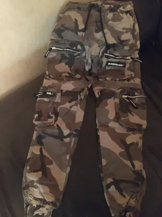 Pantalón camuflaje talla XS