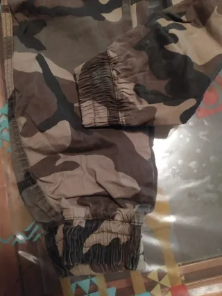 Pantalón camuflaje talla XS