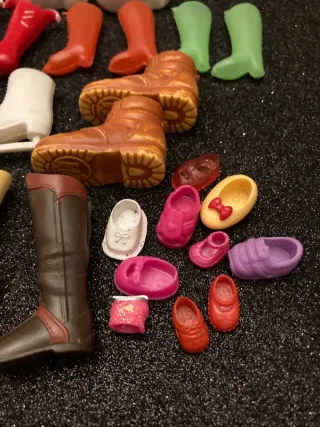 Lotto scarpe per bambole