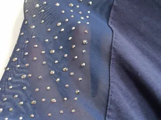 Maglia blu elegante con strass