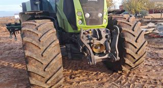 Tractor Claas Axion 840