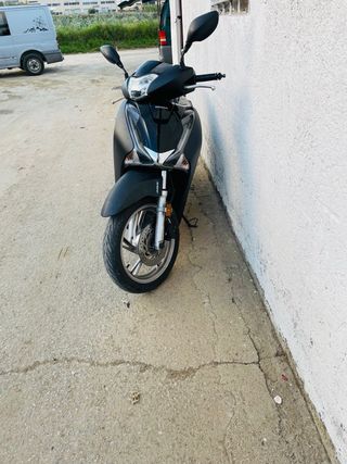 Moto Honda SH 125i Negra Última oferta