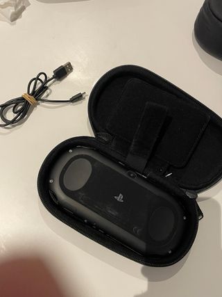 Ps Vita slim com carregador  e capa
