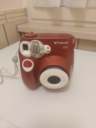 Polaroid 300 Macchina Fotografica Rossa