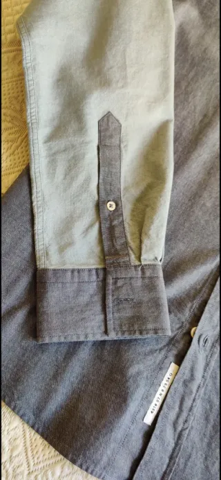 Camisa vaquera patchwork de Zara.