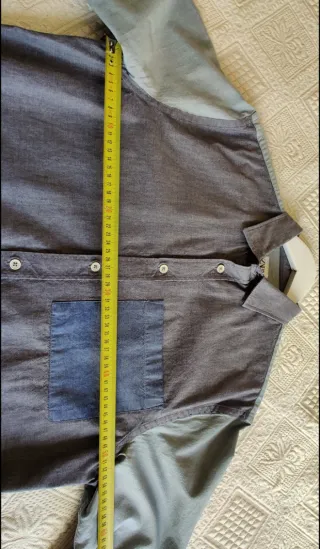 Camisa vaquera patchwork de Zara.