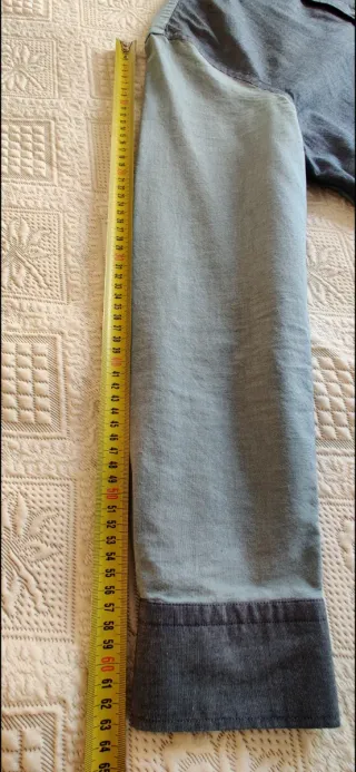 Camisa vaquera patchwork de Zara.