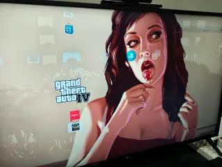 PS3 super slim nera + giochi e accessori