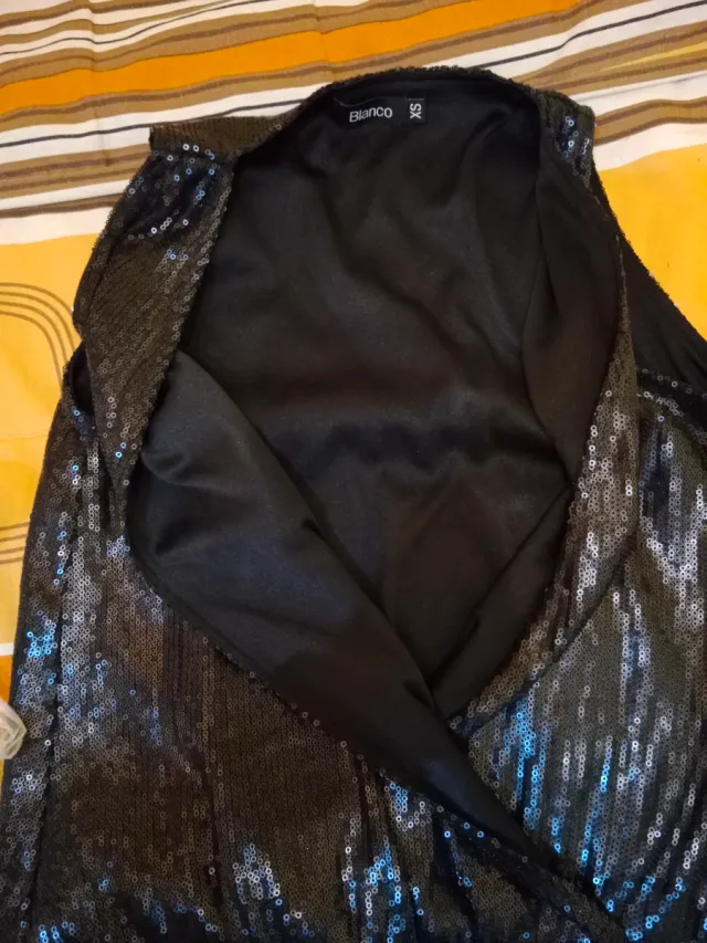 Mono brillante nuevo