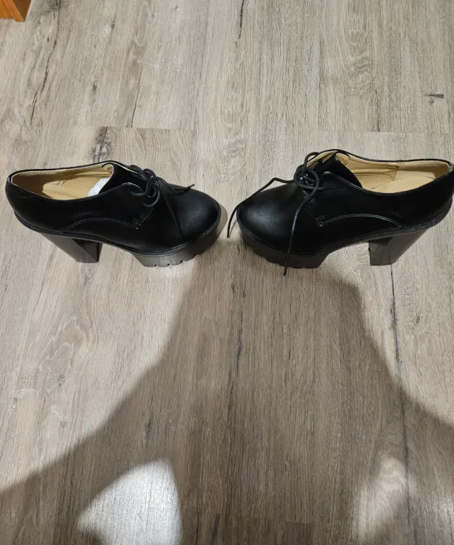 Hola    Botas de tacón negras talla 38