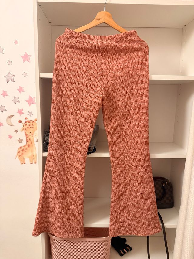 Pantalones Guess naranjas y rosas