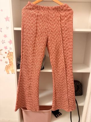Pantalones Guess naranjas y rosas