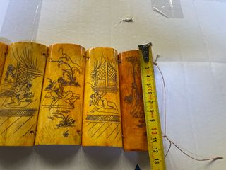 Placa decorativa tallada a mano