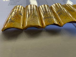 Placa decorativa tallada a mano