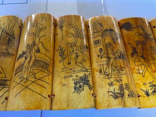 Placa decorativa tallada a mano