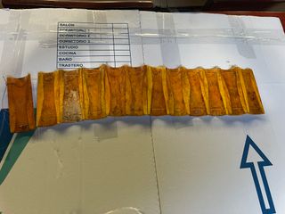 Placa decorativa tallada a mano