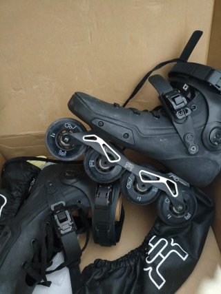 Patines FR Neo Talla 43 Nuevos sin liner interior