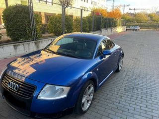 Audi TT 2002 tel 666217952
