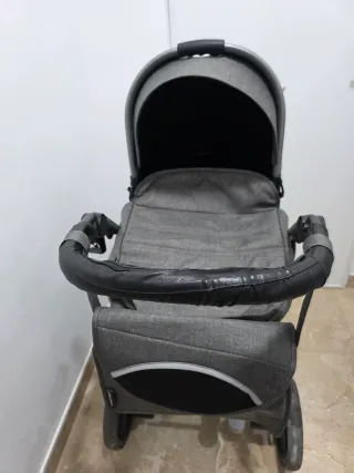 Carro de bebé con silla de coche