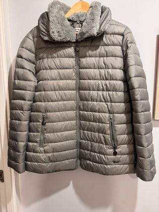 Chaqueta plumífero gris perla T.46
