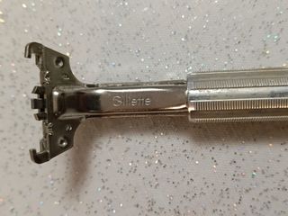 Rasoio lamette vintage e rasoio Gillette Contour