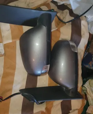 Retrovisor derecho Touran 2009