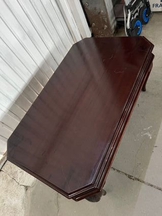 Mesa de centro de madera oscura