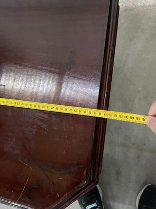 Mesa de centro de madera oscura