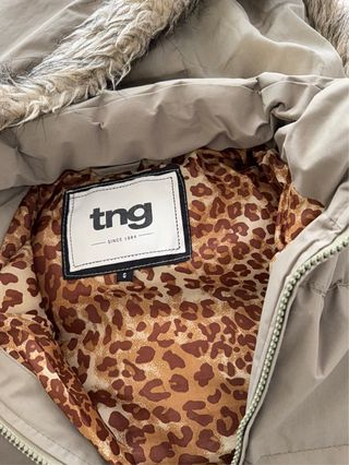 Jaqueta TNG bege com dourado