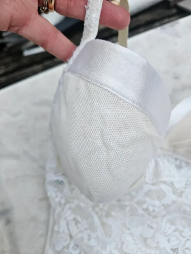 Body pizzo bianco davanti e liscio dietro