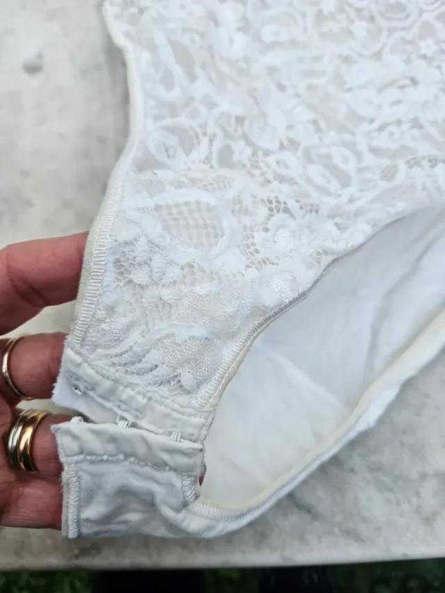 Body pizzo bianco davanti e liscio dietro