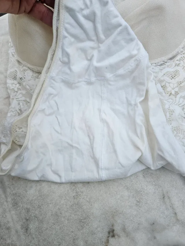 Body pizzo bianco davanti e liscio dietro