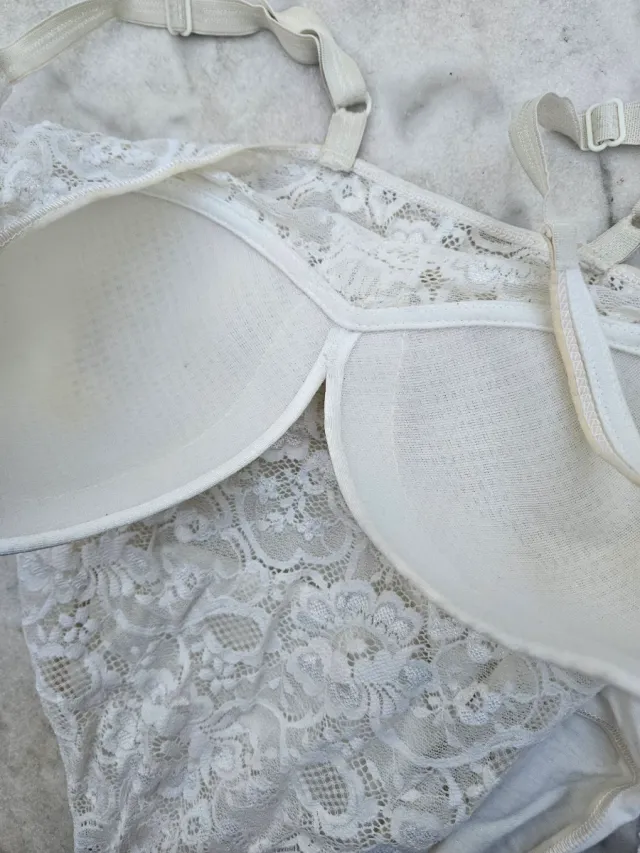 Body pizzo bianco davanti e liscio dietro