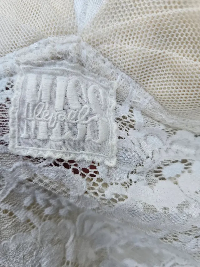 Body pizzo bianco davanti e liscio dietro