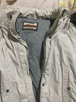 Abrigo Bershka Beige con Capucha y Borrego